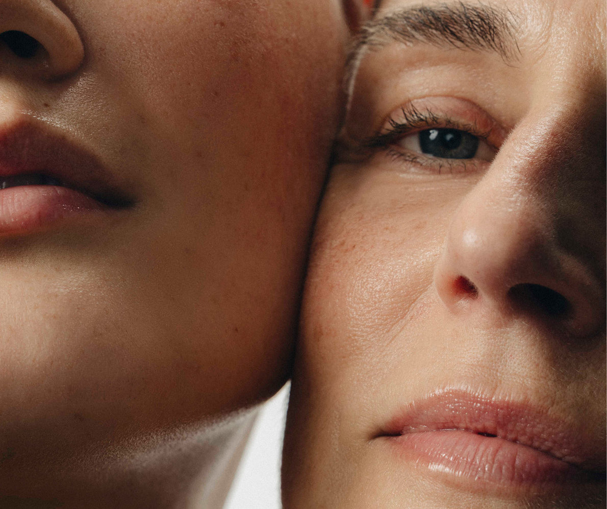 Close-up von zwei Frauen, Gesichtsausschnitte